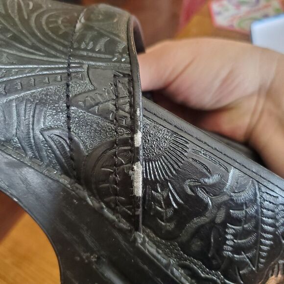 Dansko Women's Professional Black Tooled Leather C - Picture 4 of 8